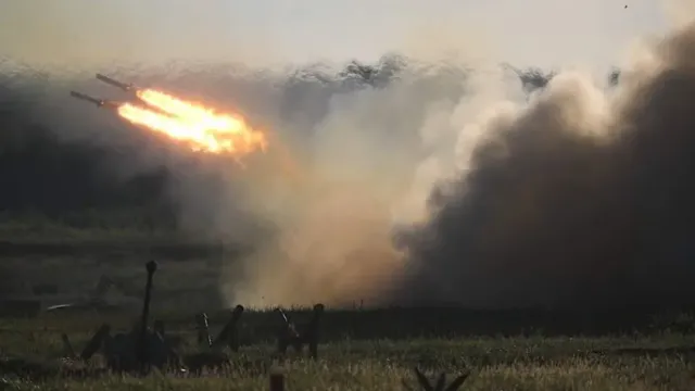 Артиллерия ВС РФ уничтожает цели на линии обороны ВСУ в Харьковской области