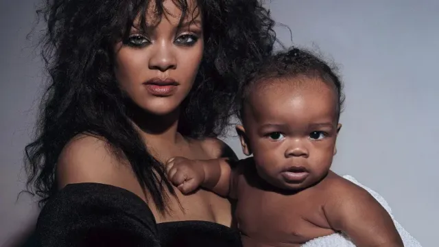 "Материнство - это всё": Rihanna дала большое интервью и устроила фотосессию с ребенком