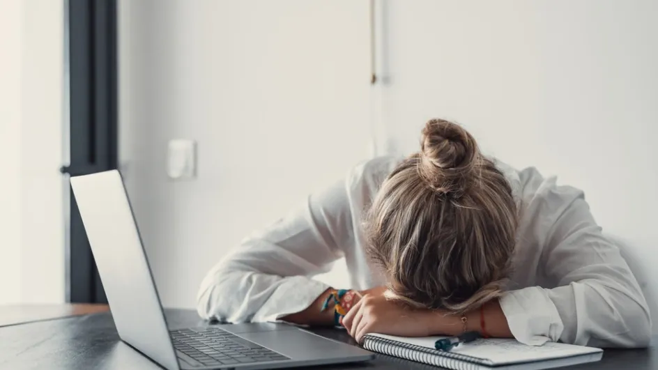 Россиянам объяснили, как отличить усталость от болезни