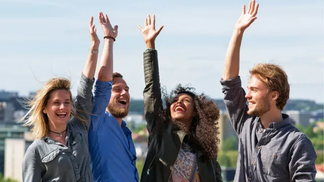 Психолог объяснила, почему бедные могут быть счастливее богатых