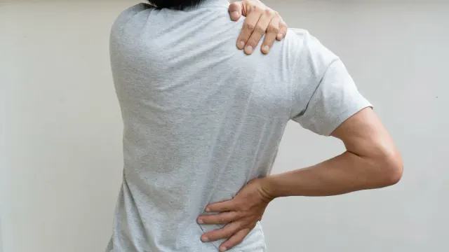 Врач рассказала, возможно ли убрать грыжу без операции