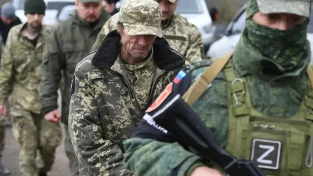 РИА Новости: Украинский дезертир рассказал о рытье окопов для российских военных