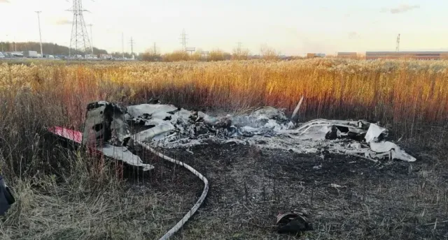 Стало известно о гибели двух человек при падении частного вертолета в Тверской области