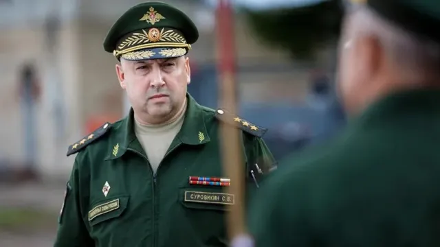 NYT: Генерал ВС РФ Герасимов проломит оборону ВС Украины — Суровикин закрепит успех