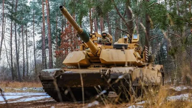 Выложено видео с Abrams, которые ВСУ два месяца прячут подальше от линии фронта