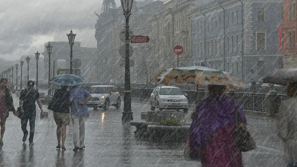 В Питере объявили желтый уровень погодной опасности из-за ливней