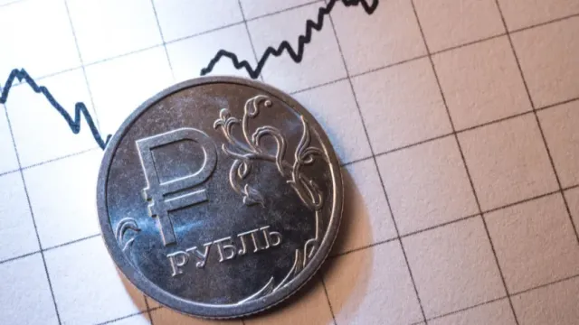 В РИАН проинформировали, как будут спасать рубль в 2023 году