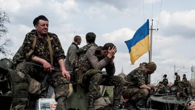 "МК": Блокированное подразделение ВС Украины прыгнуло с пятого этажа при зачистке Соледара