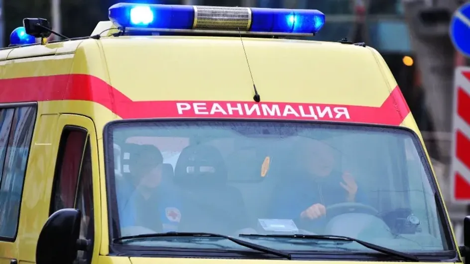 Трех россиян облили кислотой в подъезде дома, среди пострадавших 11-летний ребенок