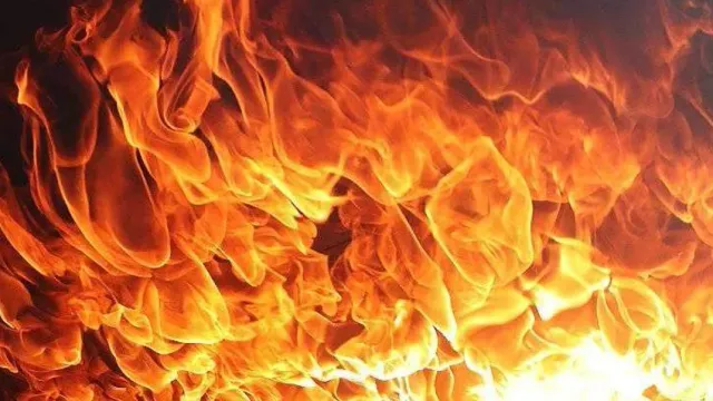 Бабель": пожар на промышленном объекте в Киевской области тушат больше суток