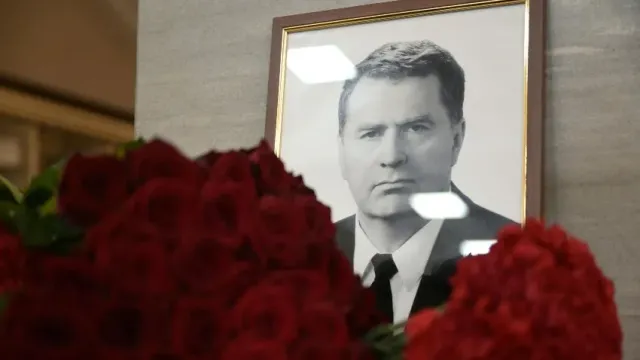 Сын и жена Владимира Жириновского не пришли на похороны политика