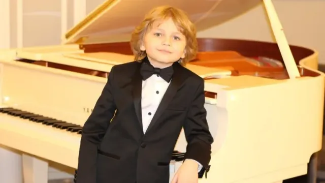 Двенадцатилетний вундеркинд из РФ выиграл конкурс пианистов в Нэшвилле