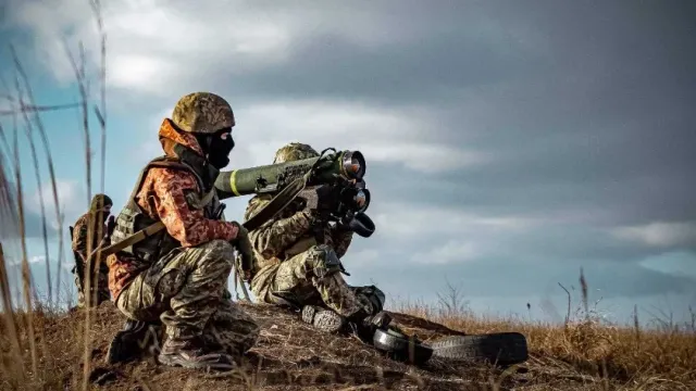SP: ВС Украины бросают в бой последние резервы и готовятся отступать за Днепр