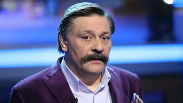 Назаров ответил Кучере, назвавшему его *удаком: "Без мозга, чести меня не надо трогать"