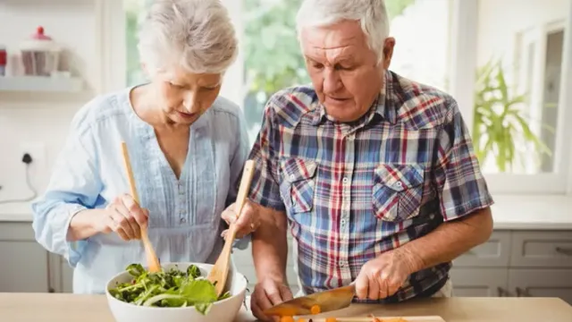 Назван правильный режим питания для замедления старения мозга