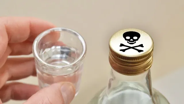 МК: Эксперт-пищевик Ирина Абрамова назвала водку "самым безопасным" спиртным напитком в РФ