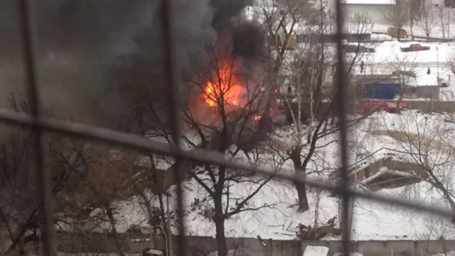 На северо-востоке Москвы горит автосервис