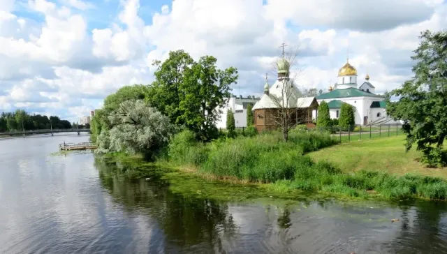 В Колпино в реке Ижора коммунальщики нашли сумку с женскими ногами