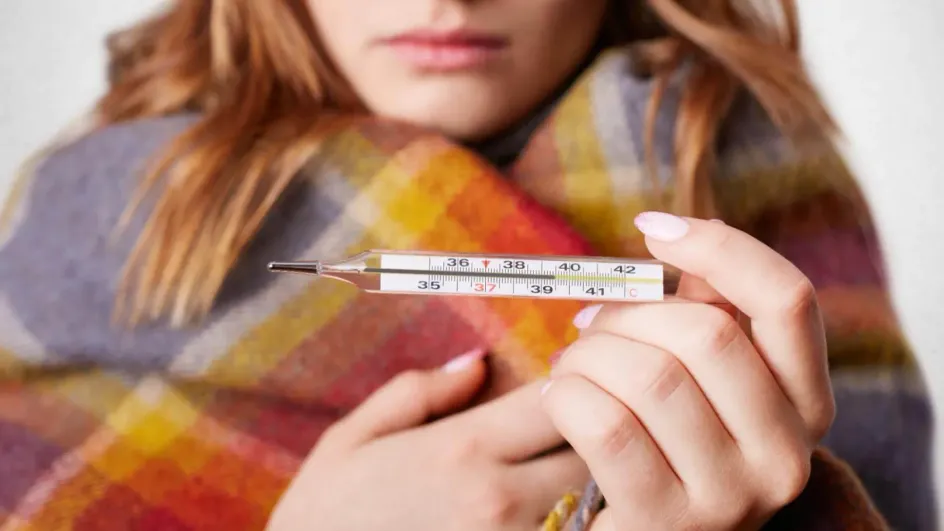 Россиянам назвали простой способ улучшить самочувствие при высокой температуре Россиянам назвали простой способ улучшить самочувствие при высокой температуре