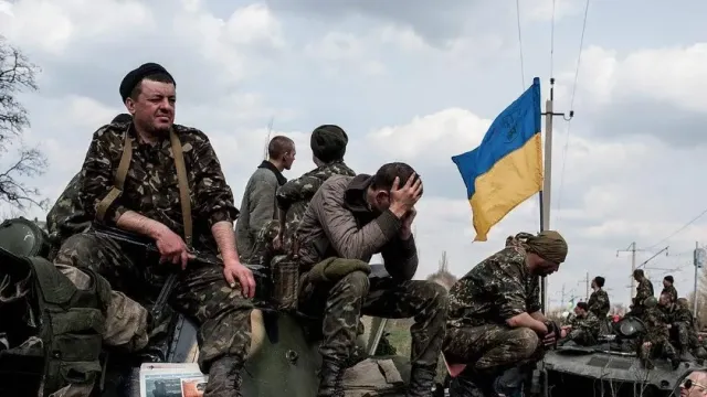 "СП": Зеленский отправляет мобилизованных ВС Украины в "донбасскую мясорубку" грузовиками