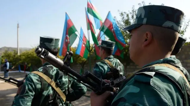 МО Азербайджана заявило, что мирные объекты в Карабахе не подвергаются обстрелам
