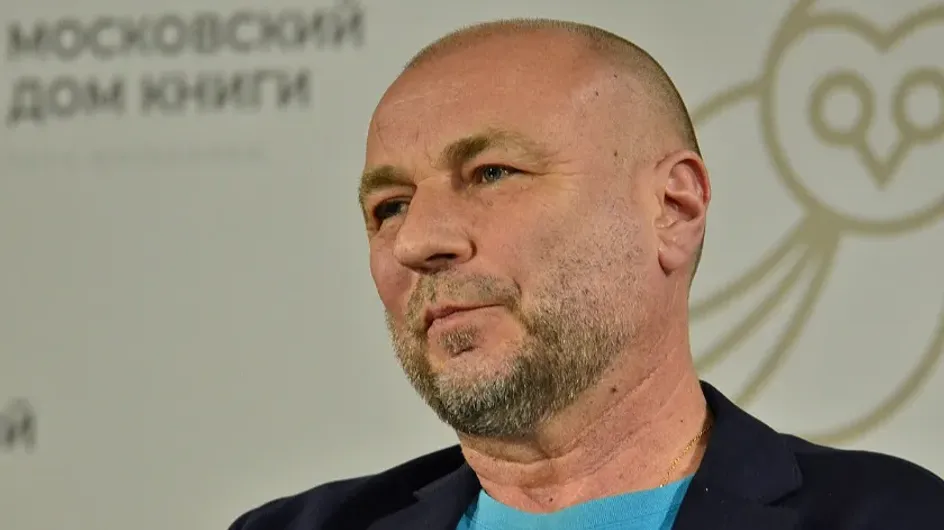 Тренер Александр Жулин заявил, что нет надобности возвращения Загитовой и Медведевой в большой...