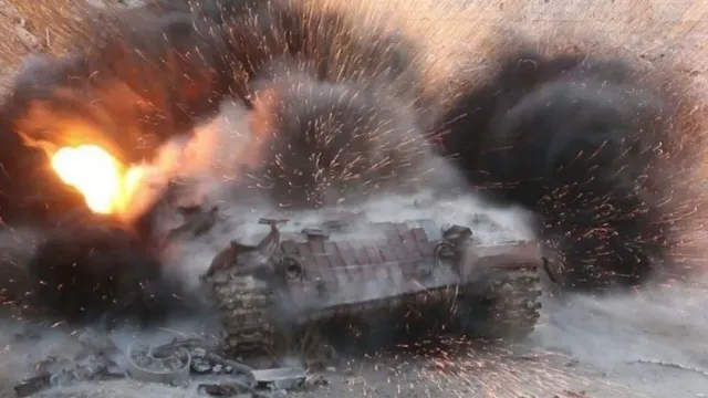 РВ: Российские танки громят бронетехнику ВСУ на Запорожском направлении у города Орехова