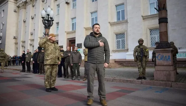 Зеленского предложили привлечь к уголовной ответственности за поездку в Херсон