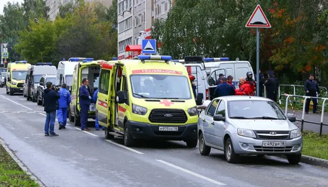 Число погибших в результате стрельбы в школе Ижевска увеличилось до 15 человек