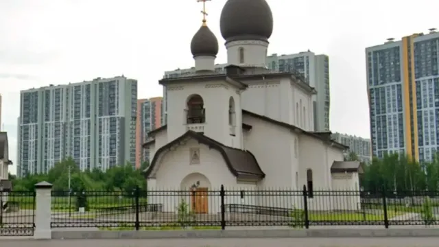 В Санкт-Петербурге мужчина украл из церкви шкатулку с мощами