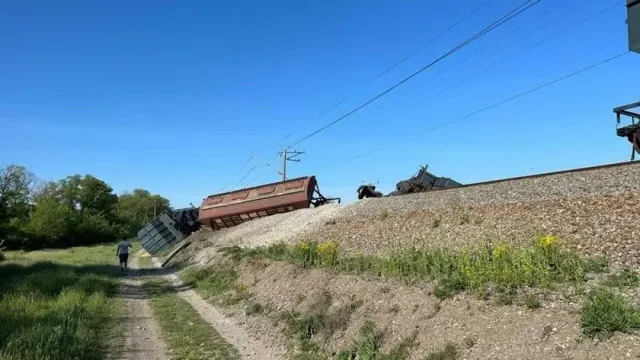 Причиной схода вагонов с зерном с рельсов в Крыму стал подрыв