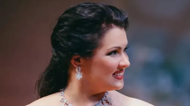 Анне Нетребко разрешили спеть в Ла Скала после осуждения России