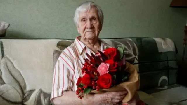 Уместно поздравить с 23 февраля: женщина-ветеран прошла войну и отметила 105-летие