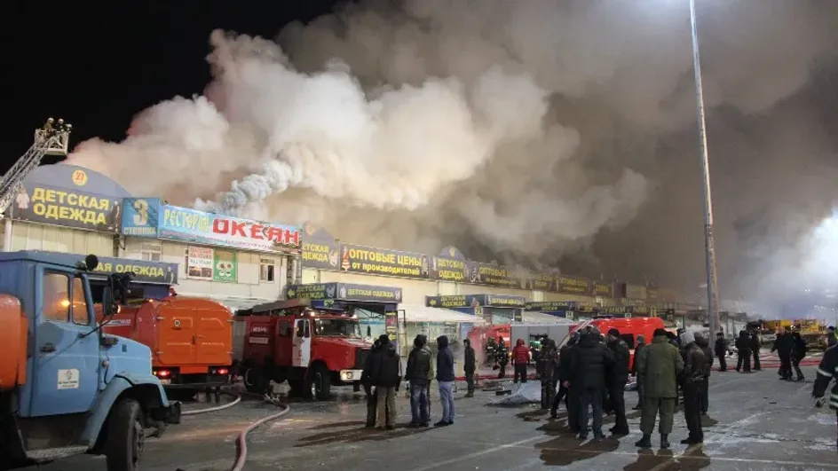 В Москве, на юго-востоке города, в рыночных павильонах "Садовода", возник пожар