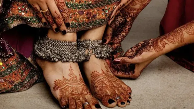 News9Live: В Индии жених бросил невесту, так как тесть не отдал ему холодильник