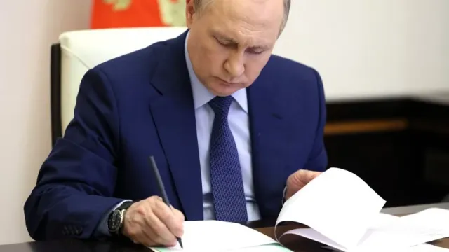 Владимир Путин установил уголовную ответственность за оборот табака без лицензии