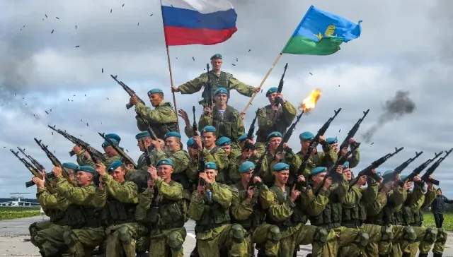 Российские военные подняли флаг РФ над Павловкой на Украине