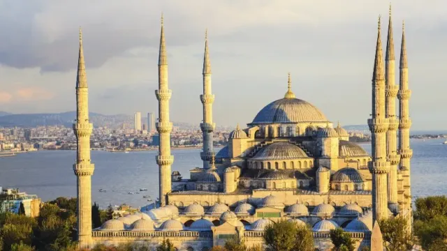 МК: Туристы из РФ взвыли от роста цен в Стамбуле