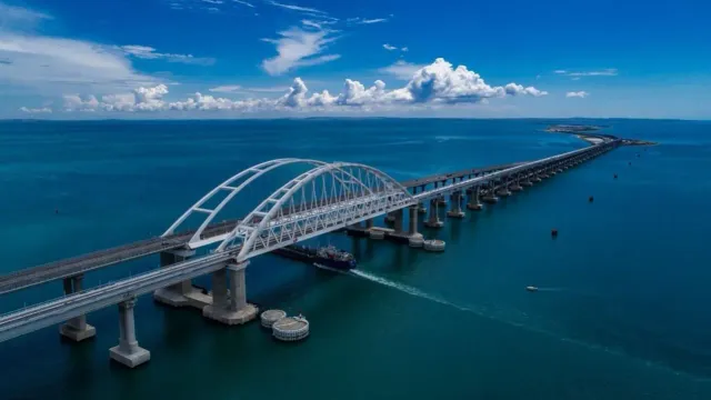 Эксперт рассказал, что делать, если Крымский мост закрыт для проезда