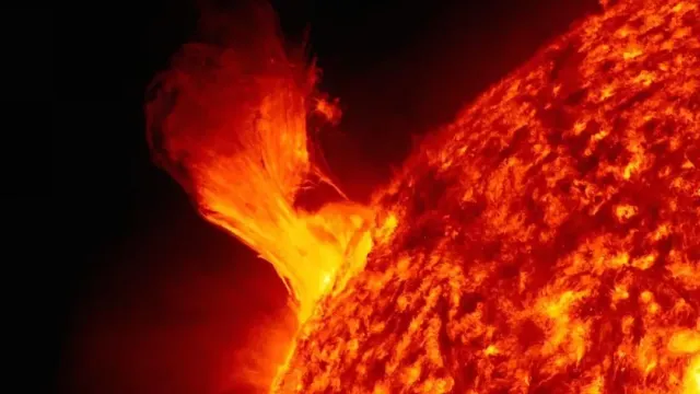 9 января произошла третья по счету мощная вспышка на Солнце высокого класса X в этом году