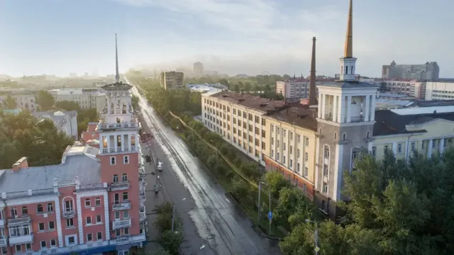 В Красноярске модель Тихонова разделась из-за проблемы с грязным воздухом