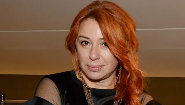 Алёна Апина через суд запрещает исполнять песню "Бухгалтер" Джанабаевой