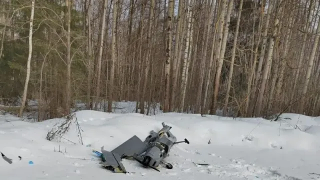 RV опубликовала видеокадры подлёта дрона ВС Украины к самолёту А-50 ВКС РФ в Белоруссии