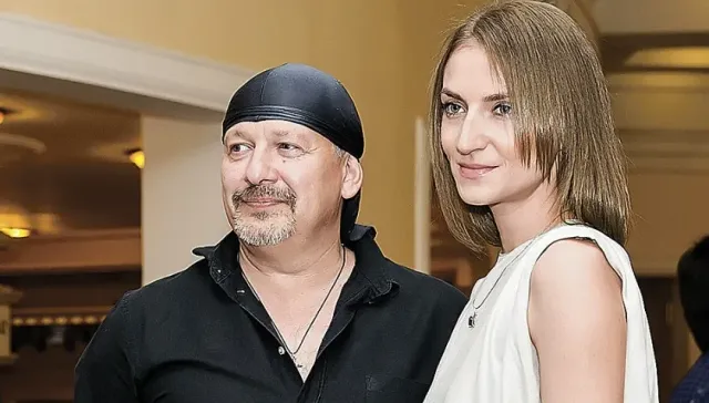 Актер Дмитрий Марьянов обзывал жену "туканом", а приемную дочь "сковородкой"
