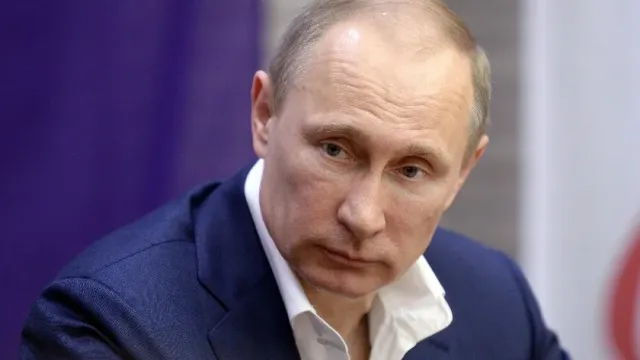 «МК»: Президент РФ Путин шокировал чиновников, заставляя поверить народу
