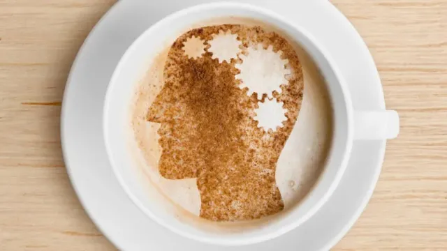 Университет Сунь Ятсена: потребление чая и кофе способствует защите мозга от заболеваний