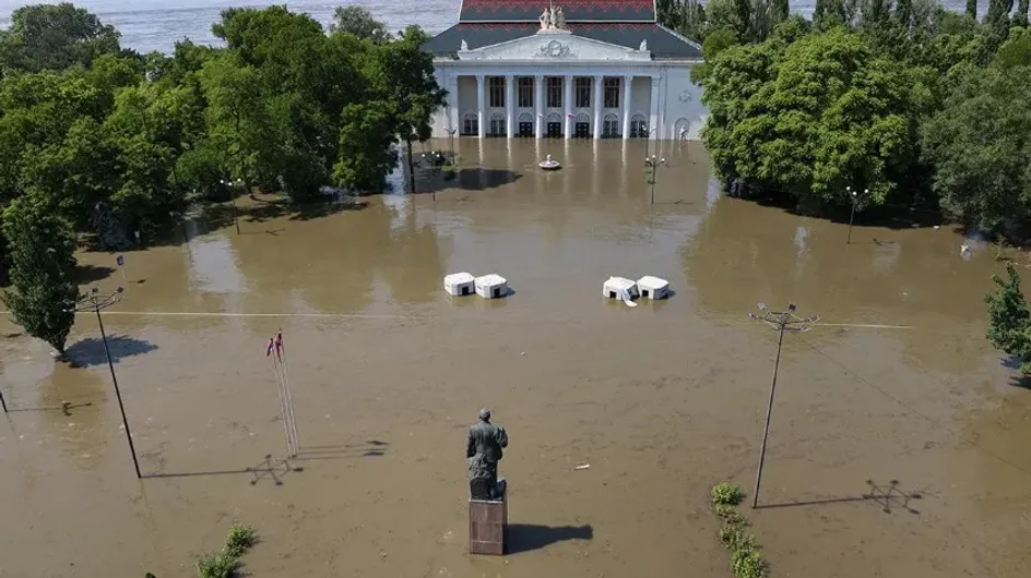 В Новой Каховке начал спадать уровень воды