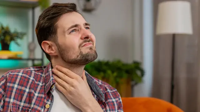 Ученые рассказали, почему голос «садится» после крика