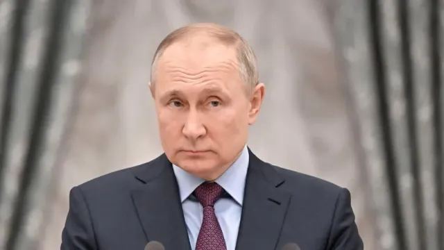 "СП": Владимир Путин пригрозил Польше ударом по аэродромам базирования "украинских" F-16