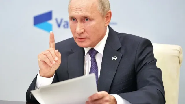 Путин заявил, что не будет сводить счёты с теми, кто отошёл от Родины